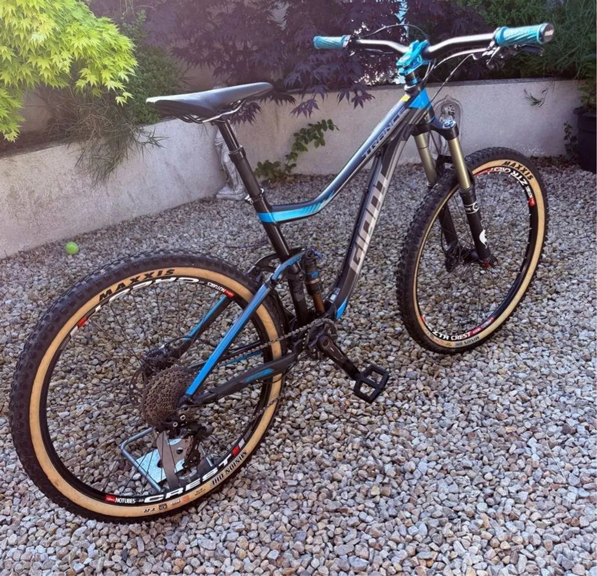 mountain bike Giant Trance 27.5 Full Suspension Trail Bike High Spec Upgrades size medium excellent condition - Image 1