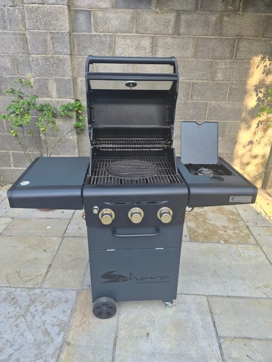 Gas BBQ for sale - Image 2