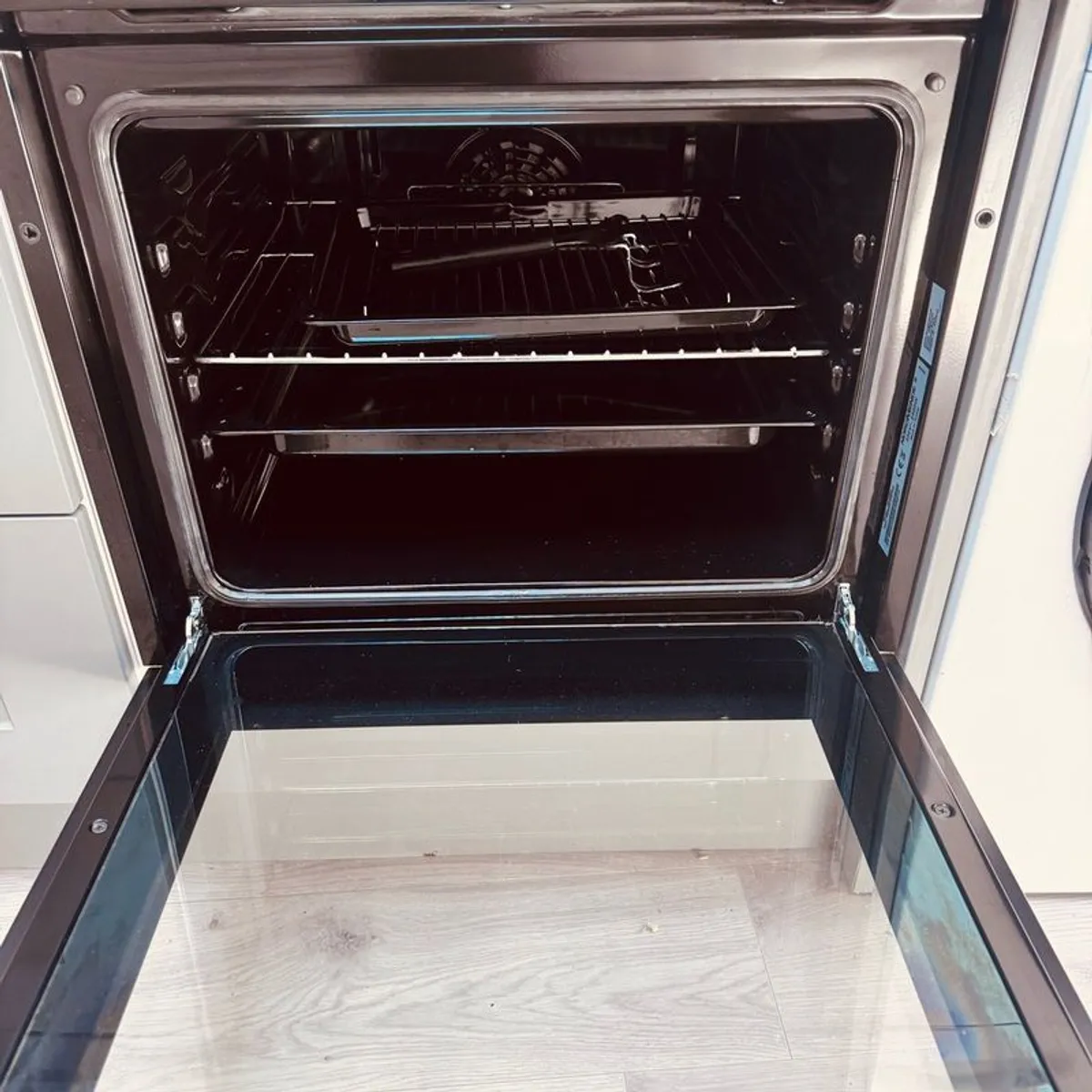 Induction Hob, electric oven/ grill with Electric Hood - Image 4