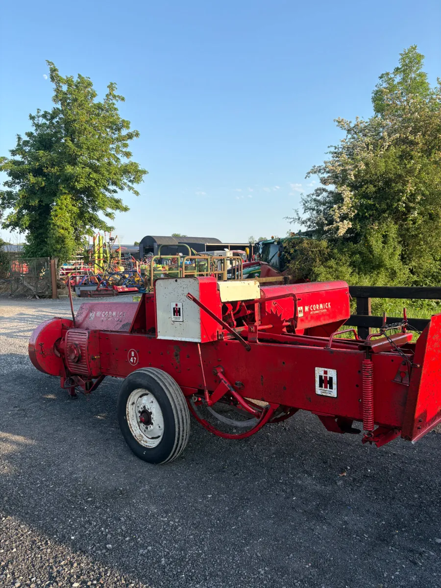 International Square Bailer - Image 1