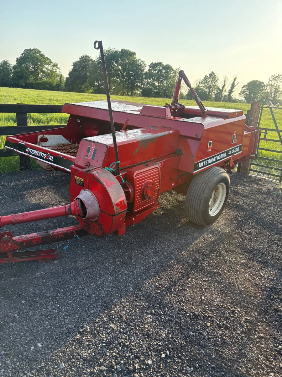 International Square Bailer - Image 1