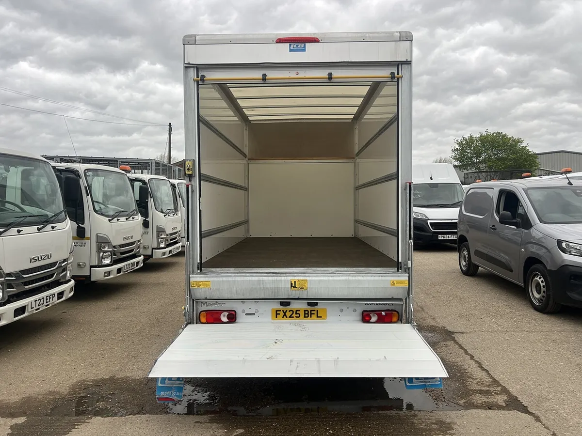 2025 Renault Master Luton Box Van - Image 2