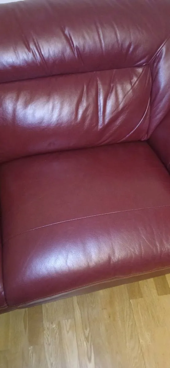 Red 2 seater leather couch - Image 4