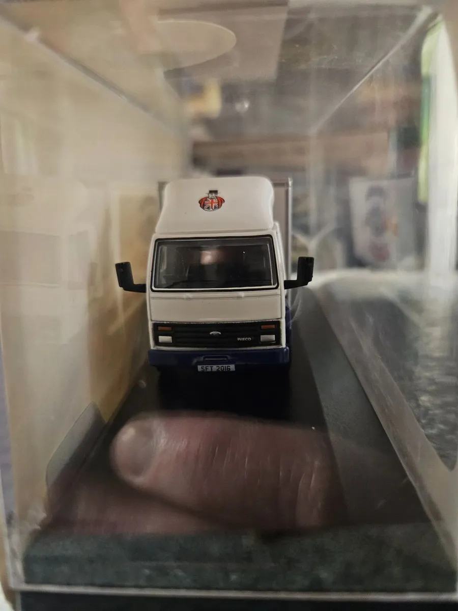 Corgi Oxford Ford Truck - Image 1