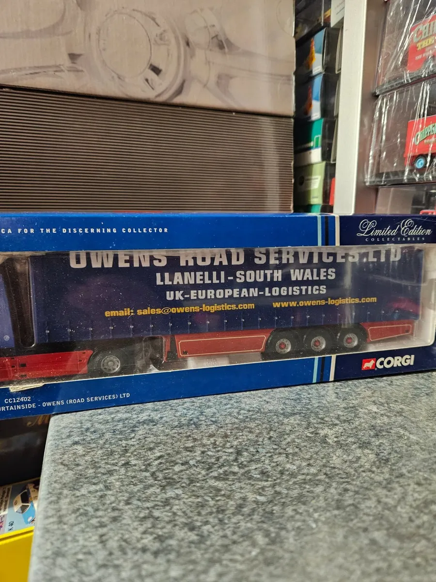 Corgi Volvo Tractor Unit and Trailer 1.50 - Image 2