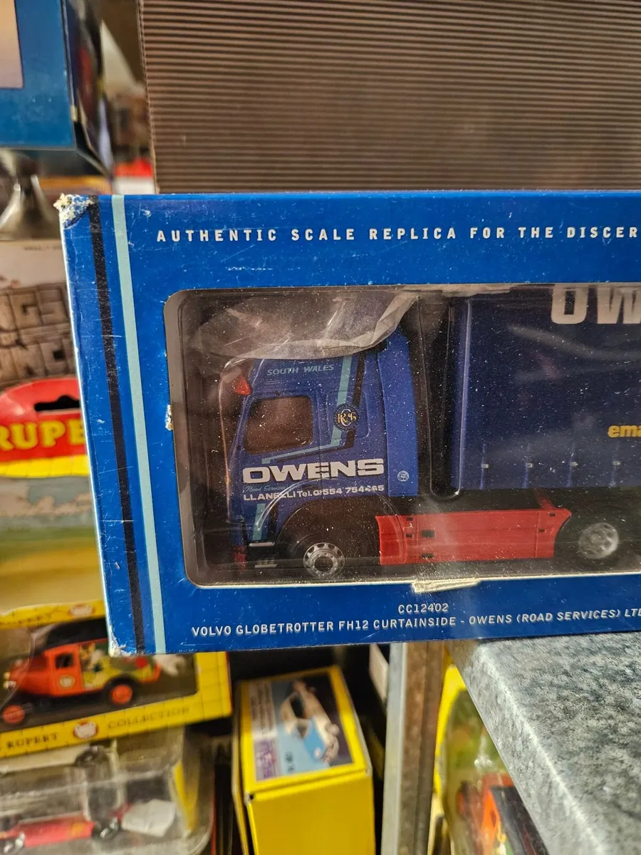 Corgi Volvo Tractor Unit and Trailer 1.50 - Image 3