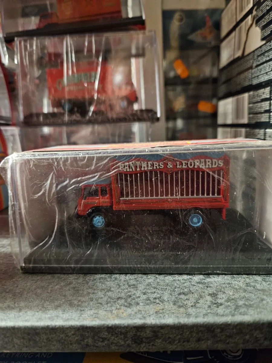 Corgi Oxford Chipperfields Circus Truck