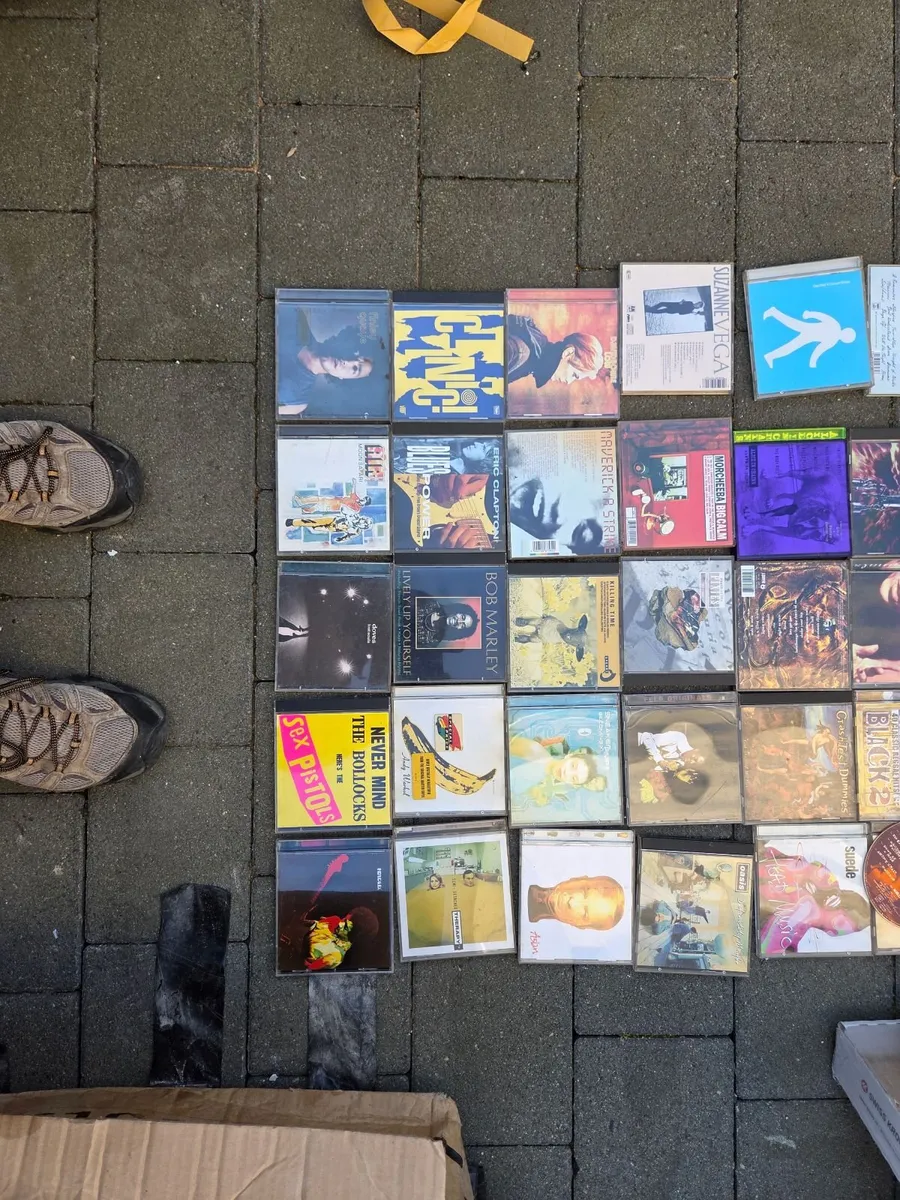 Music CDs and Cassettes - Image 3