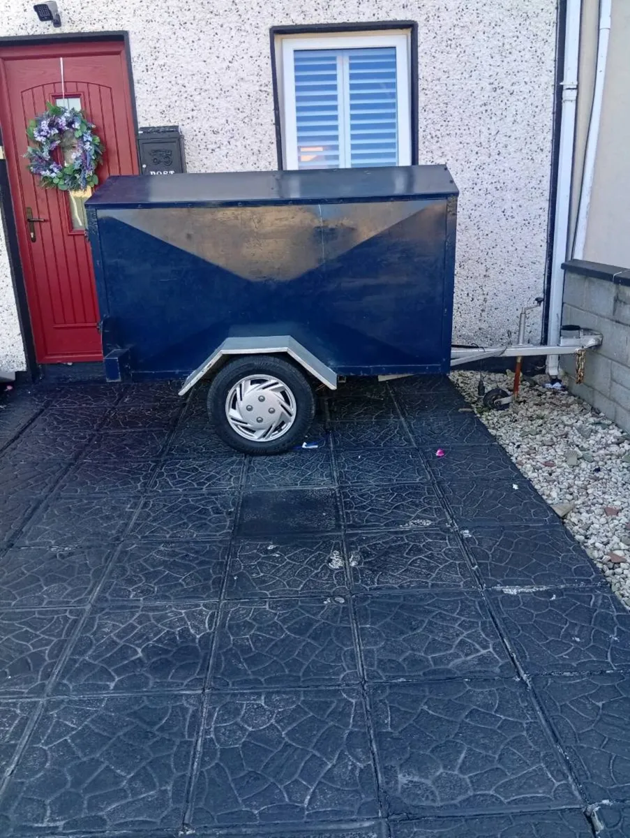 Small trailer - Image 2