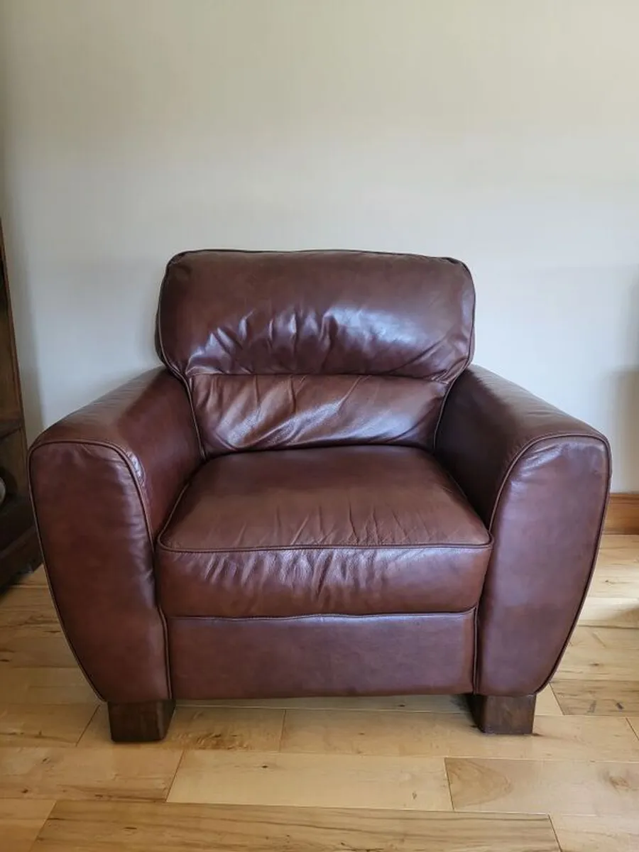 Brown leather armchairs - Image 3