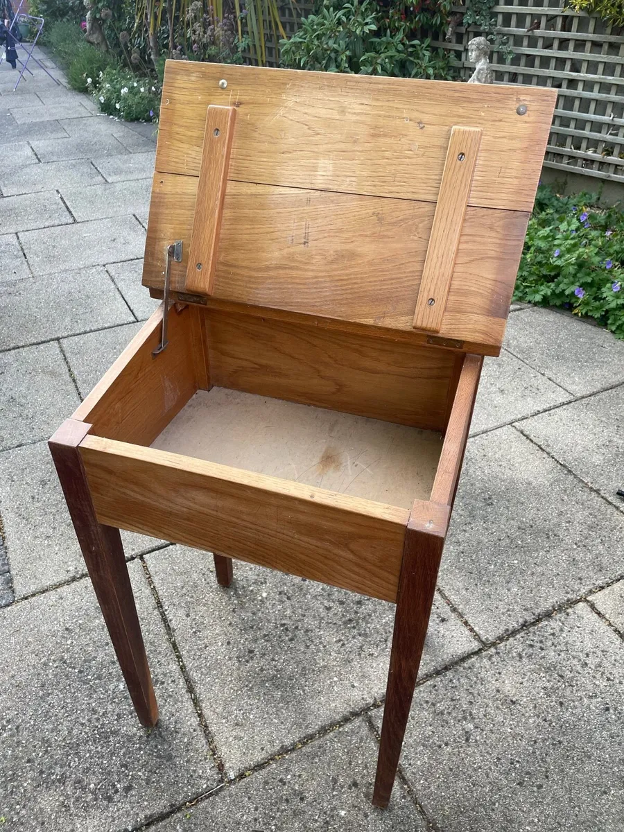 Old school desk - Image 2