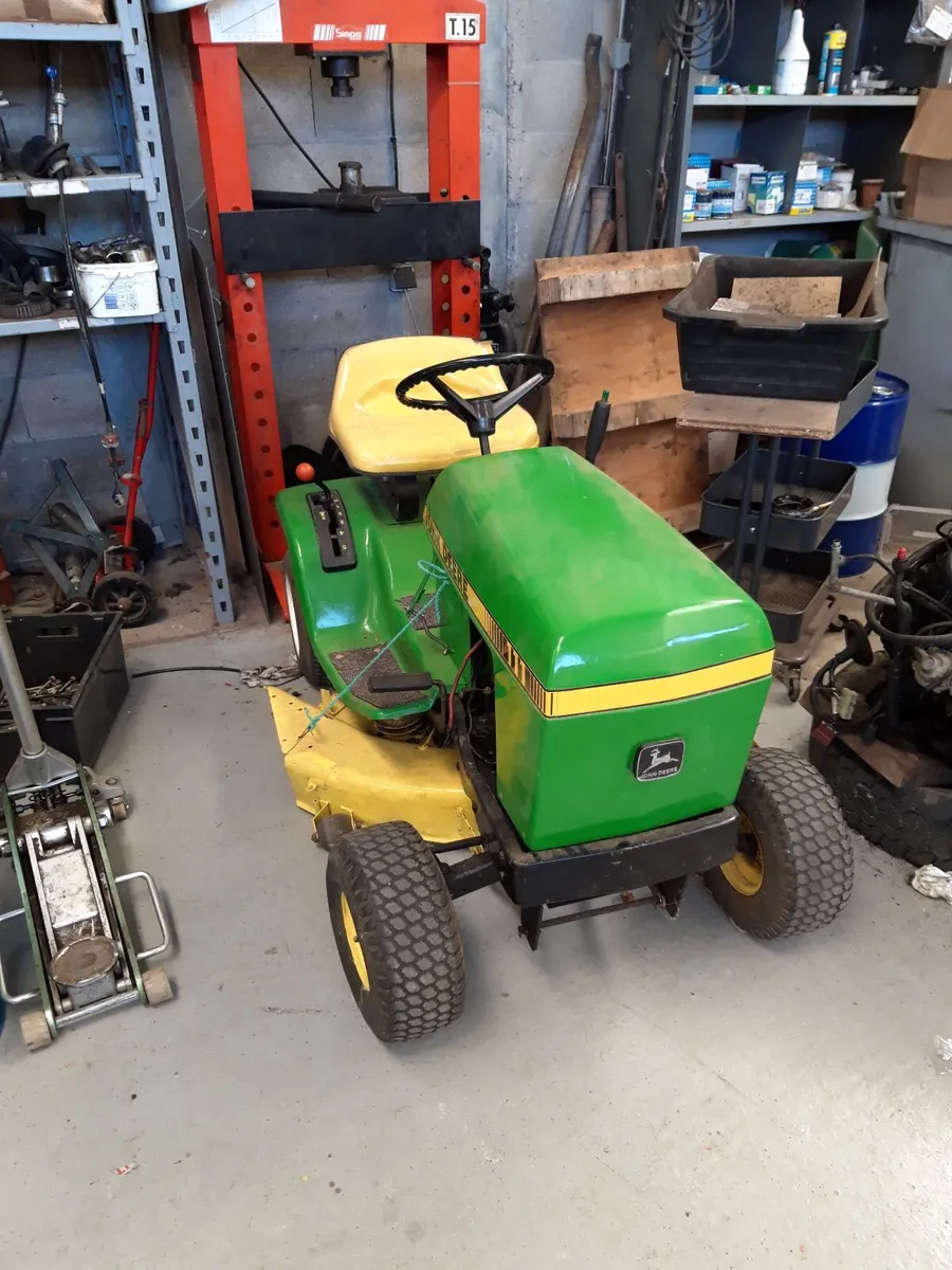 John Deere  111 mower - Image 1