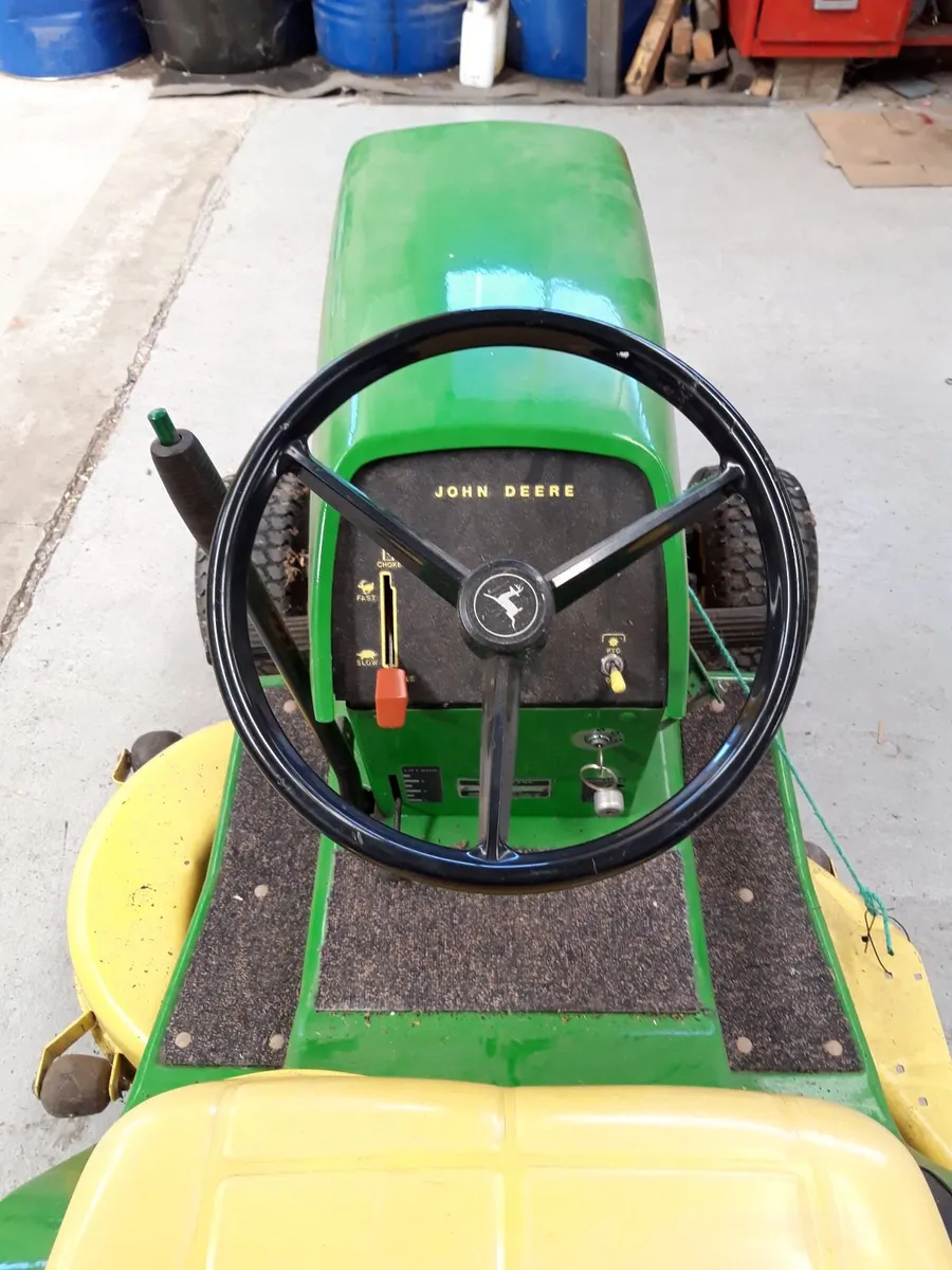 John Deere  111 mower - Image 2