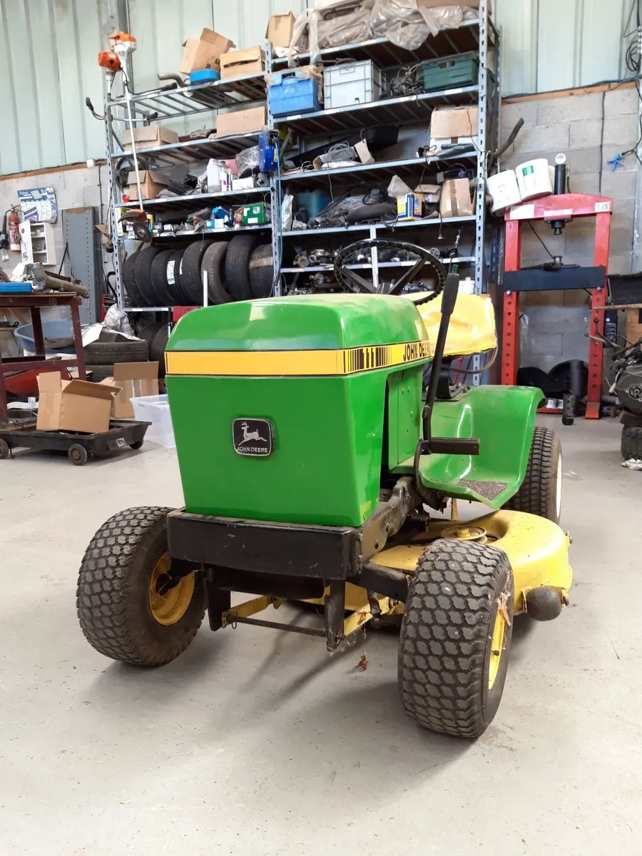 John Deere  111 mower - Image 4