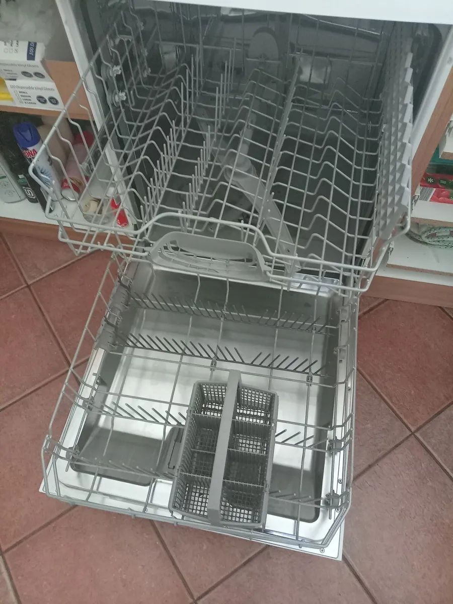 Dishwasher Bosch Clean - Image 2