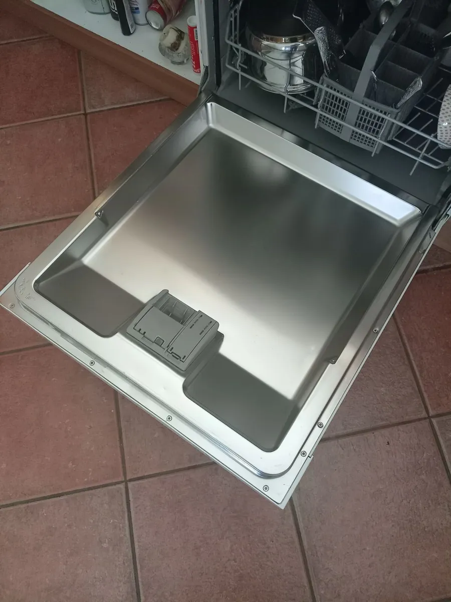 Dishwasher Bosch Clean - Image 3