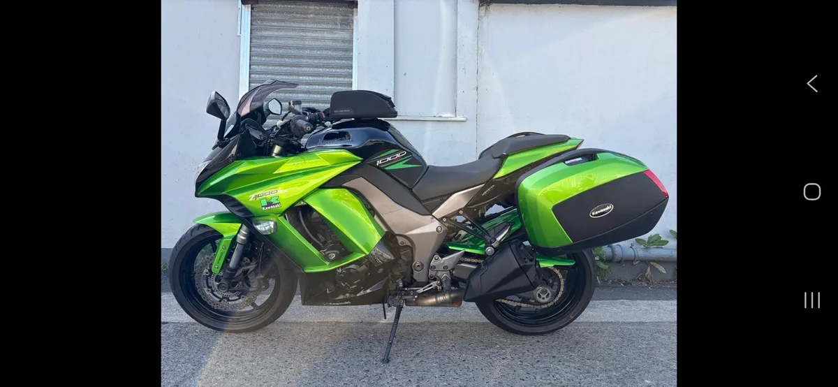 2011 Kawasaki Z1000 sx - Image 3