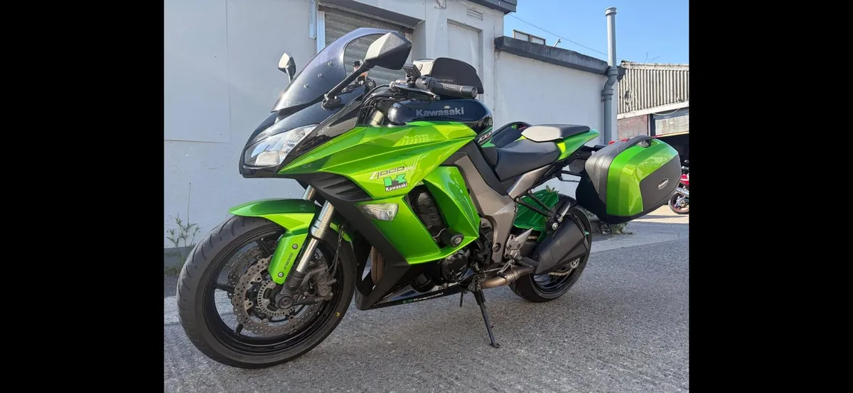 2011 Kawasaki Z1000 sx - Image 1