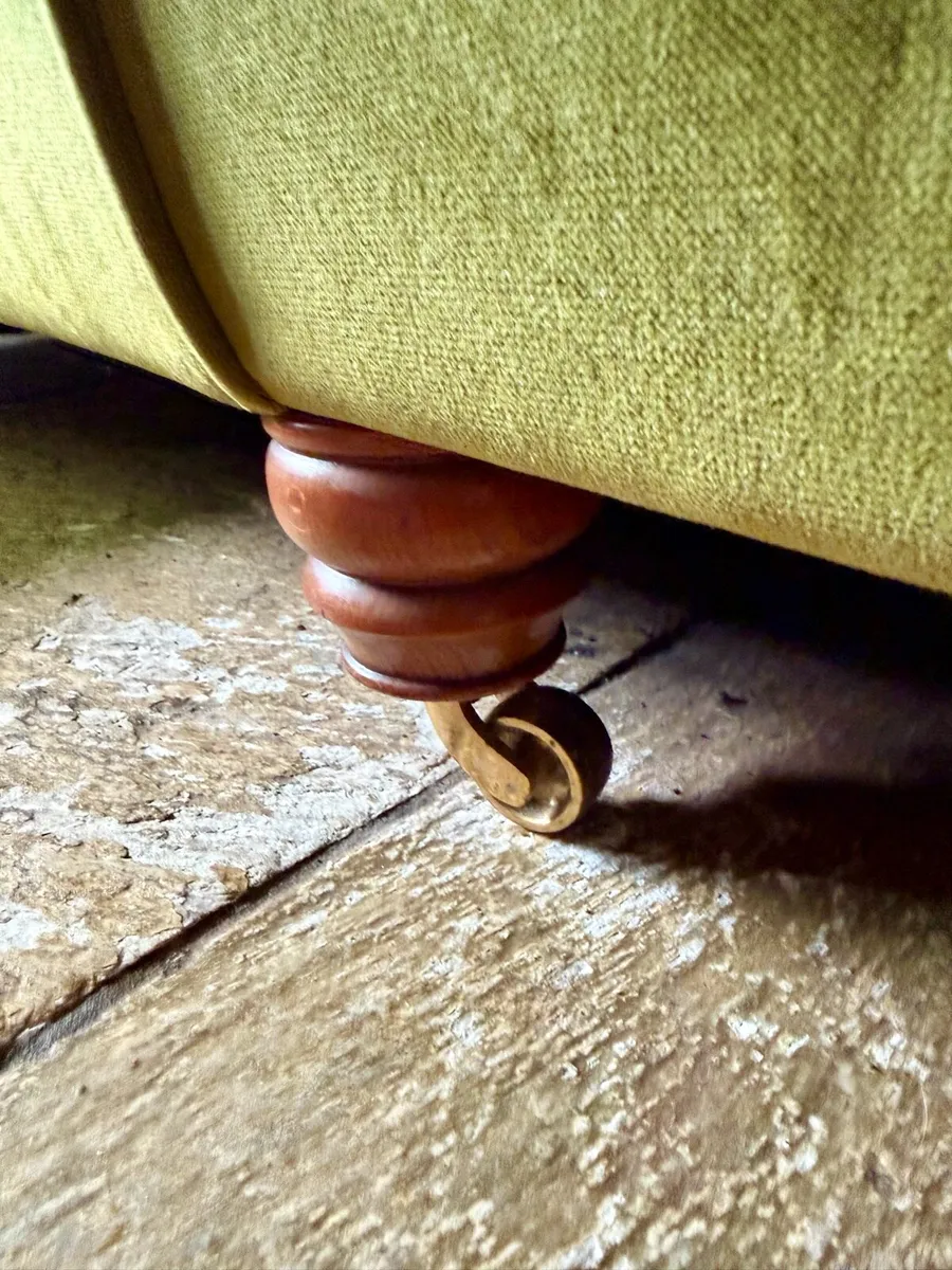 Couch - Image 3