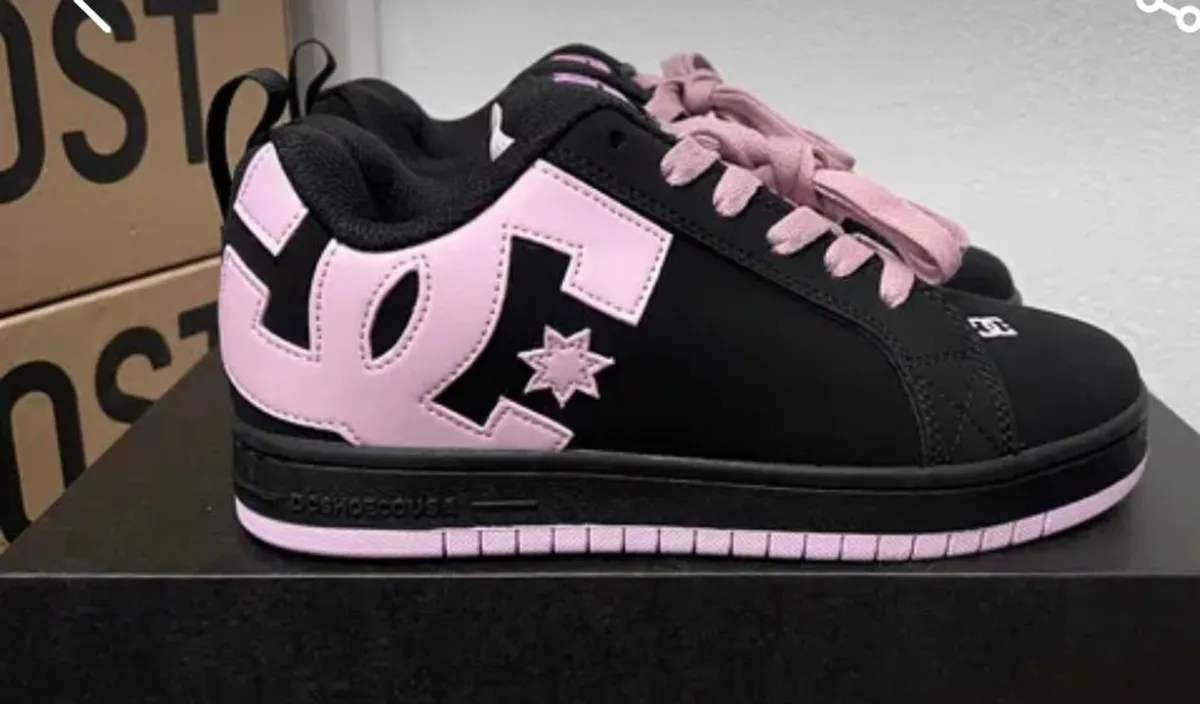 New DC Shoes Court Graffik (Black/Pink) - Image 1