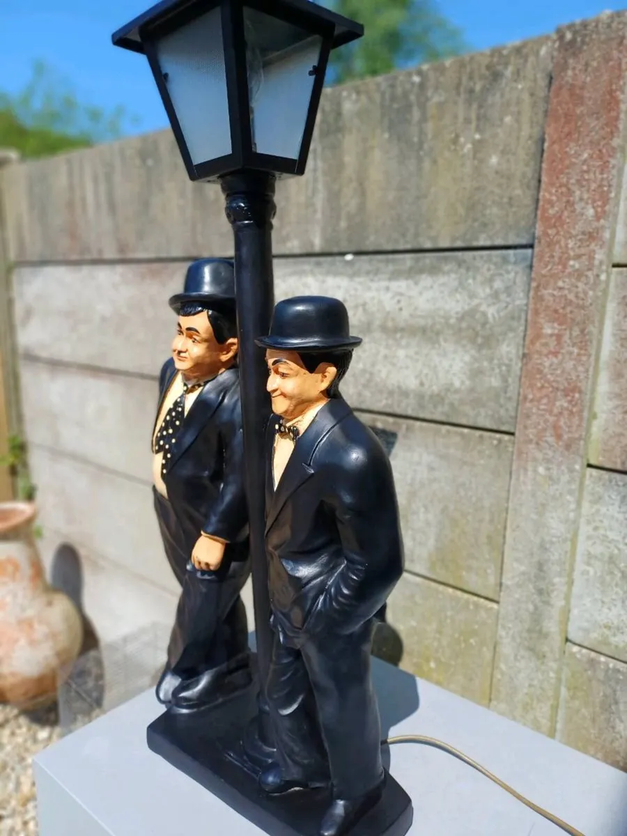 Large Vintage Laurel & Hardy Sculpture - Image 4