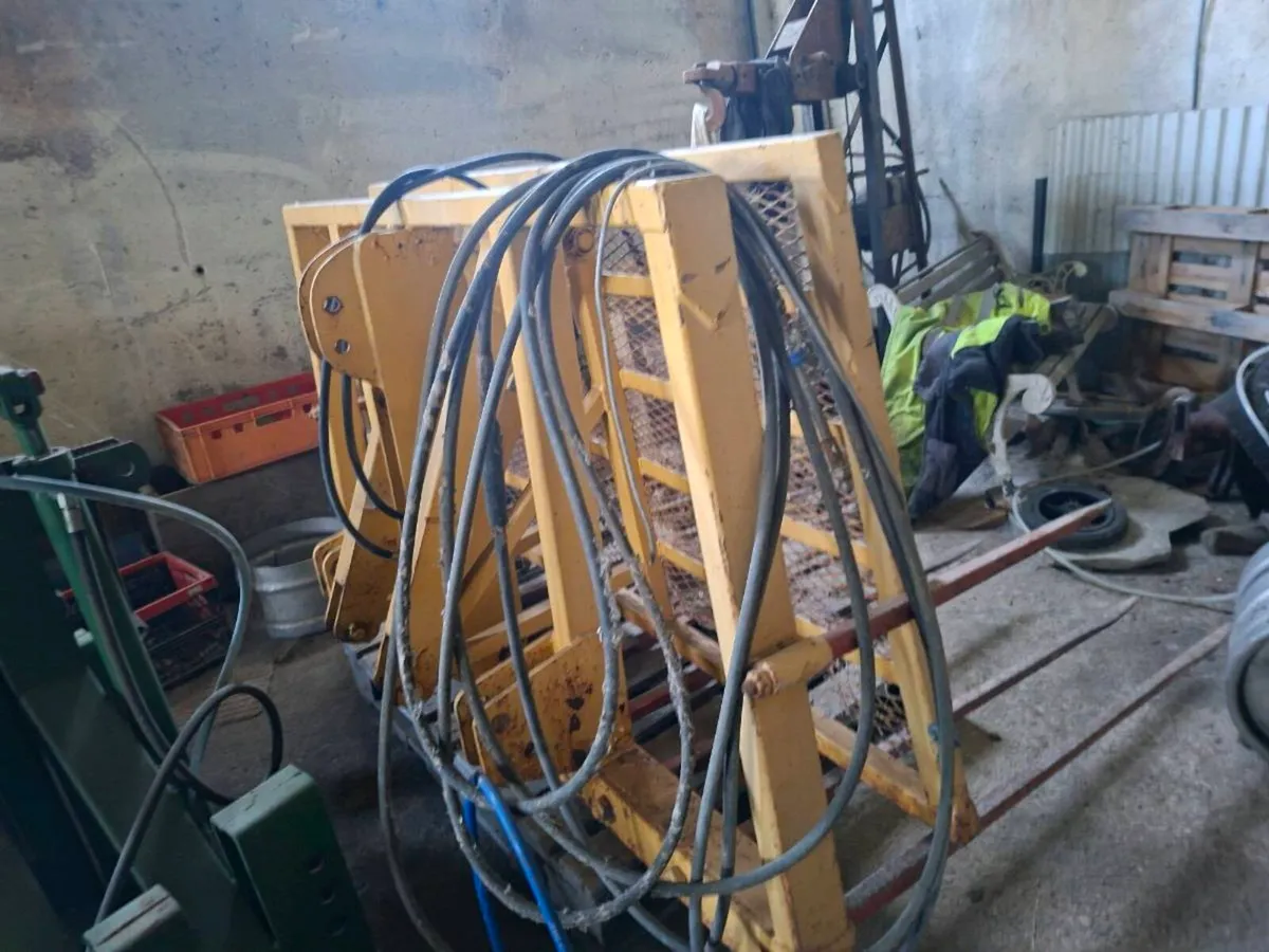 Farm machinery - Image 3