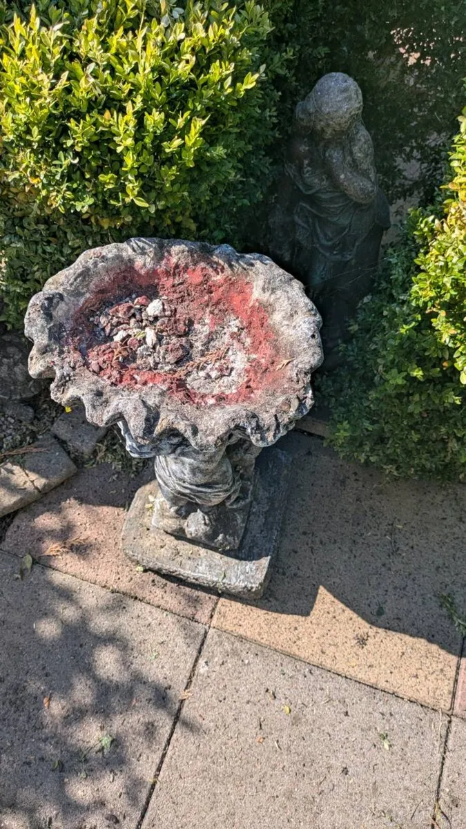 Angel and Shell Stone Birdbath garden statue - Image 2