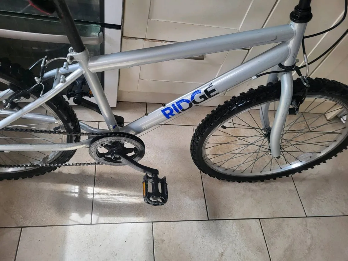 Boys bike 24" - Image 4