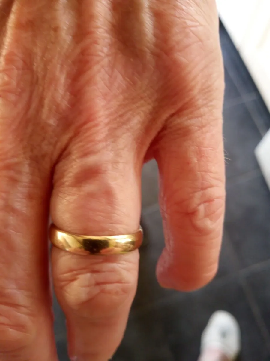 9ct gold ring - Image 2