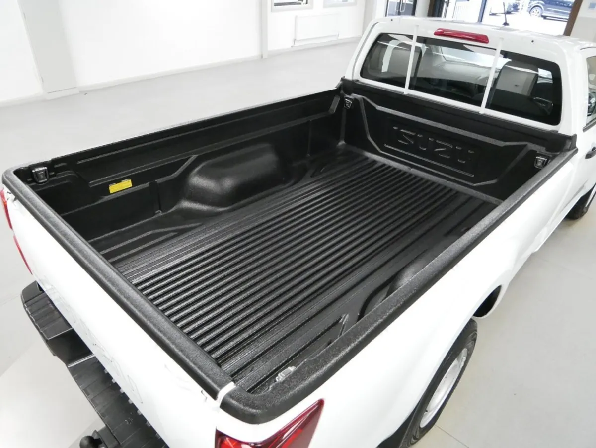 2023 Isuzu D-Max PickUp Van - Image 4