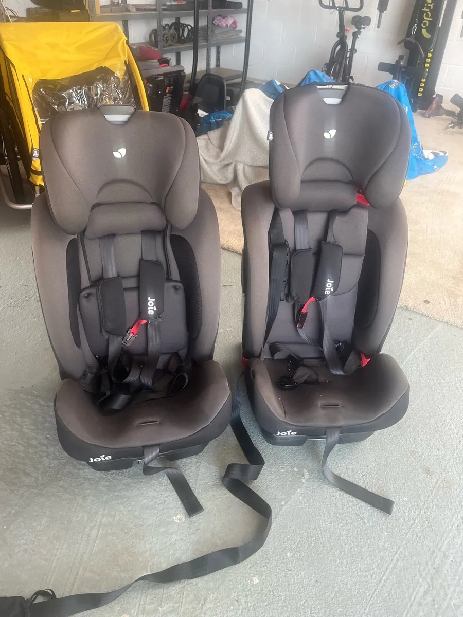 Car seats - Image 1
