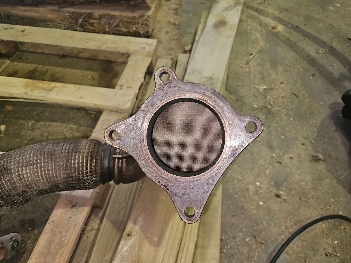 Passat B6 Exhaust Pipe FWD w catalytic converter - Image 2