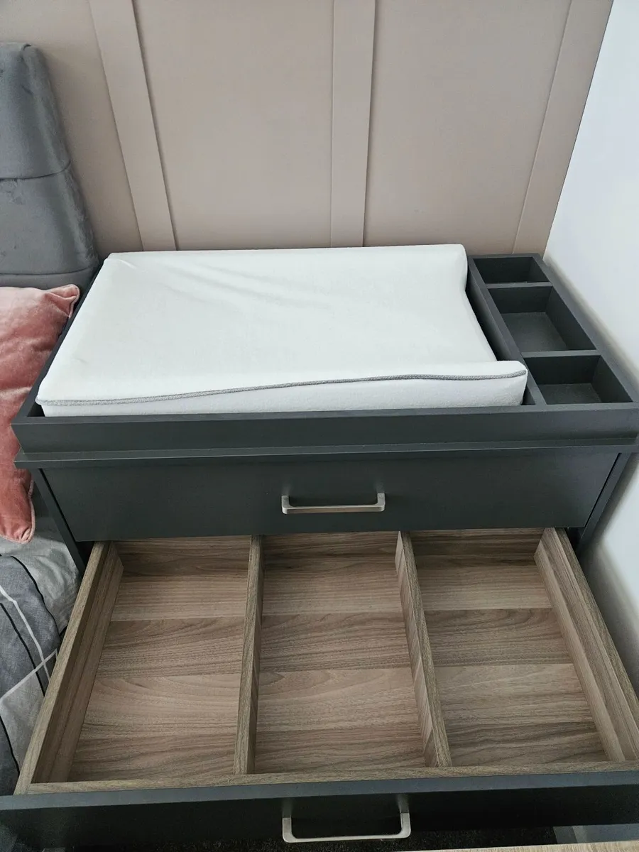 Changing Table/ Drawer Chest - Image 4
