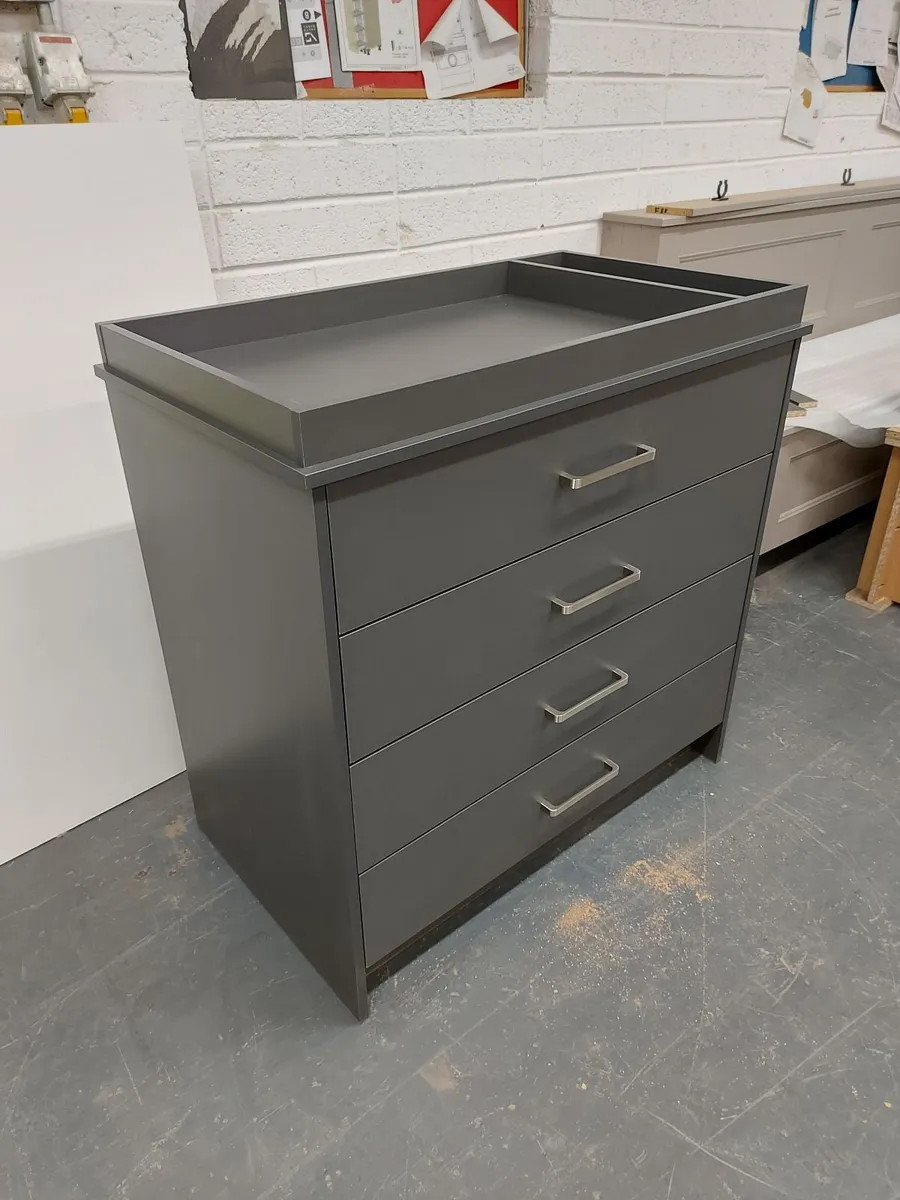 Changing Table/ Drawer Chest - Image 1