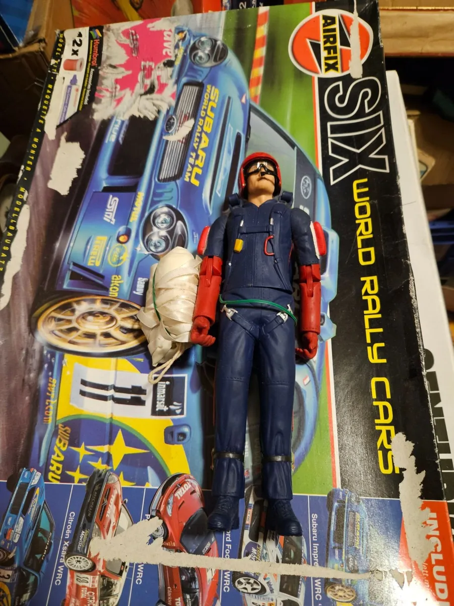 Action Man Type Figure with Parachute - Image 1