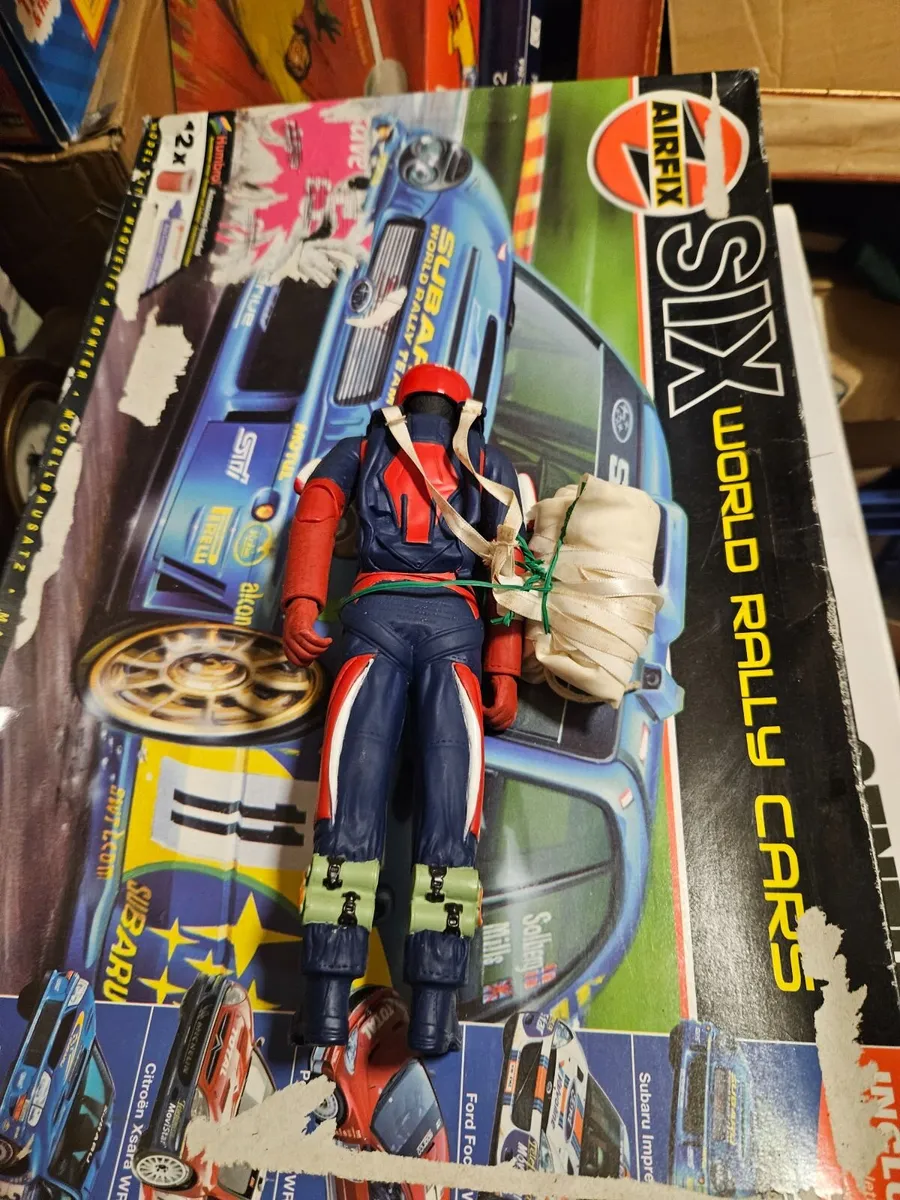 Action Man Type Figure with Parachute - Image 3