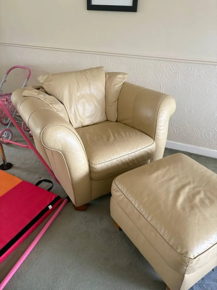leather one seater - Image 1
