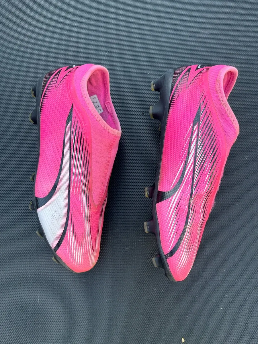 Football Boots Puma Size 5 - Image 3