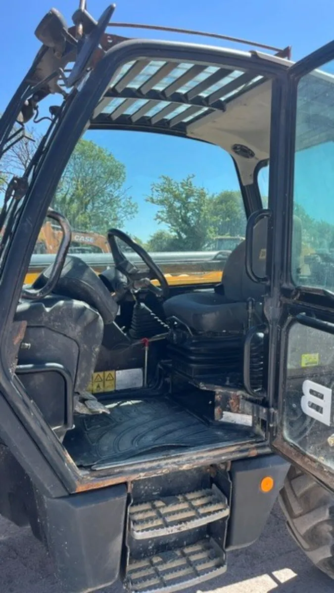 2015 JCB 235 125 - Image 2
