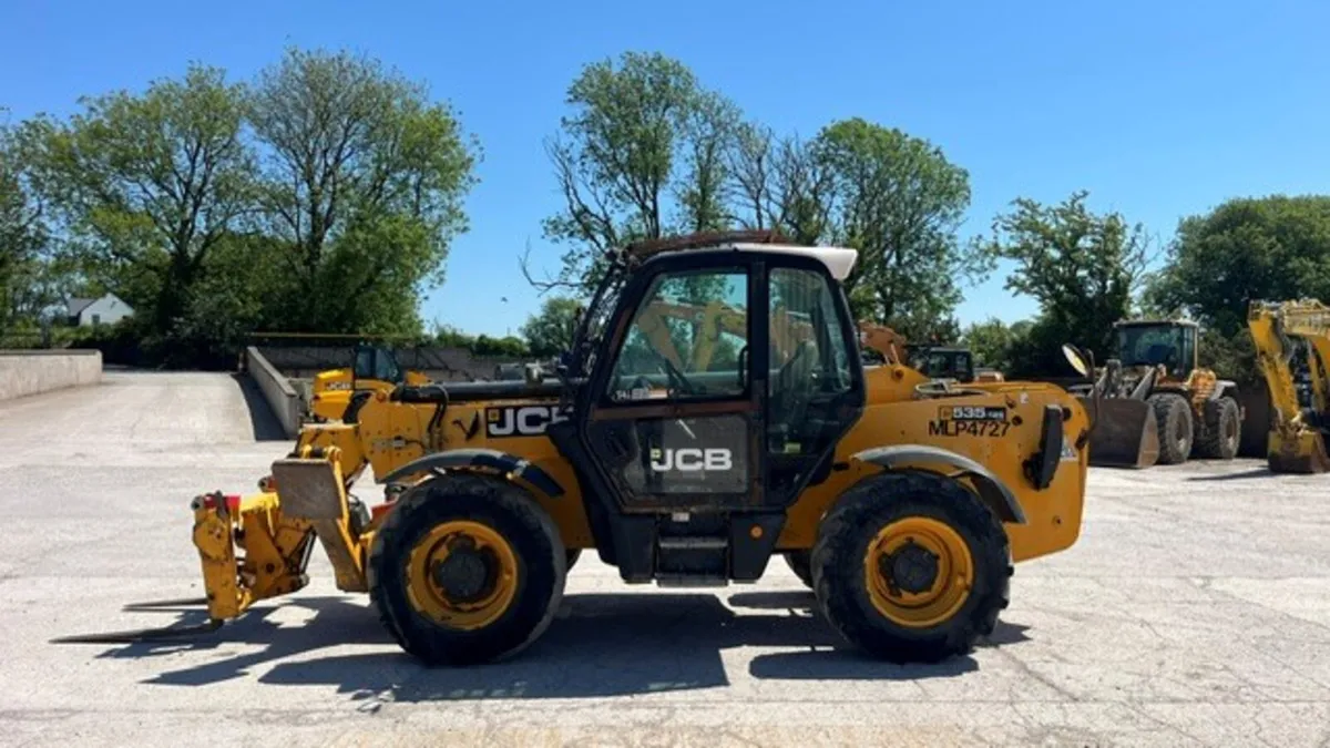 2015 JCB 235 125 - Image 1