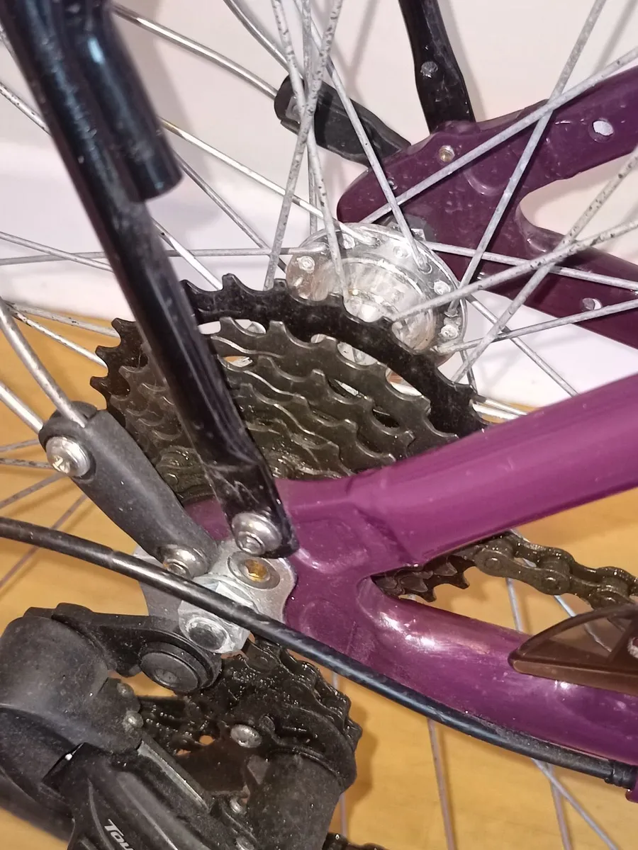 Purple Apollo Elyse Women’s Hybrid Bike - Image 4