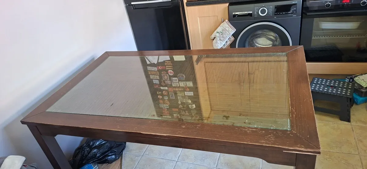 Kitchen table and 4chers - Image 1