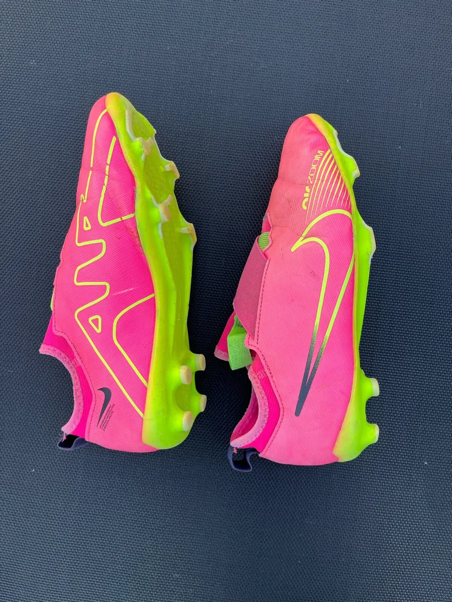 Football Boots Nike Size 3 - Image 3