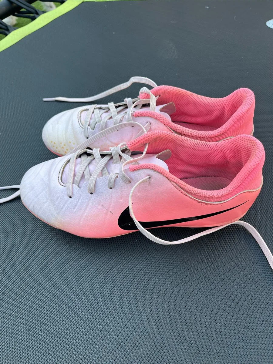 Football Boots Nike Size 4 - Image 1