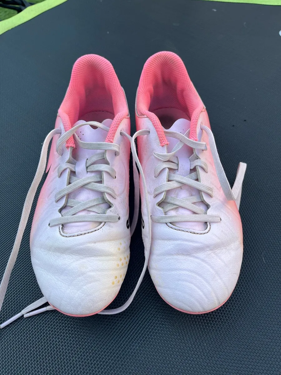 Football Boots Nike Size 4 - Image 2