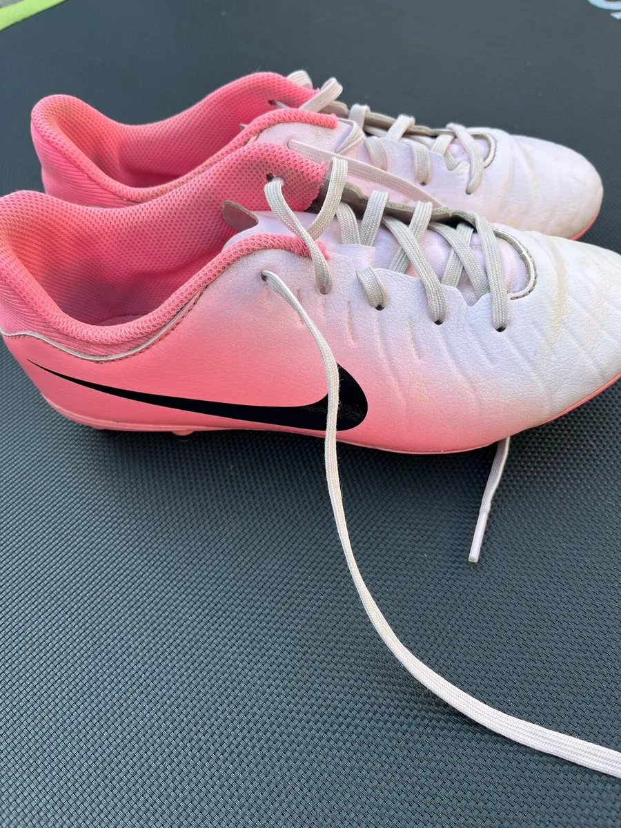 Football Boots Nike Size 4 - Image 4