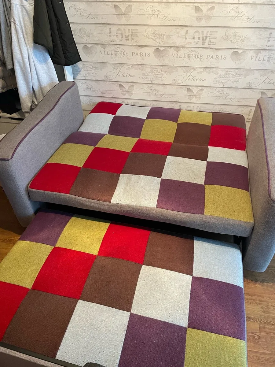 Pull out Couch - Image 3