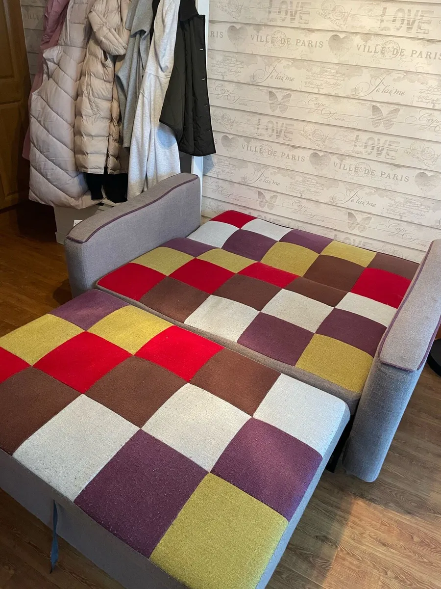 Pull out Couch - Image 4