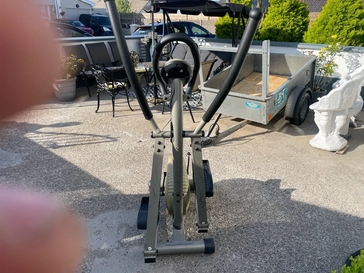 Cross trainer for sale - Image 2