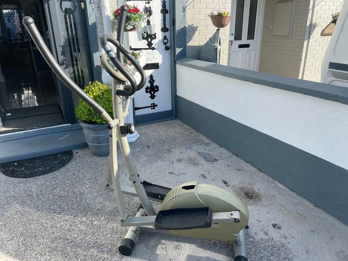 Cross trainer for sale - Image 3